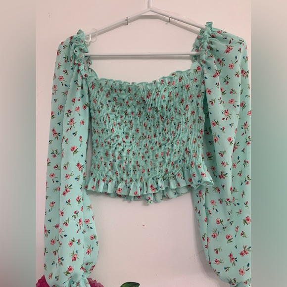 BNWOT Princess style Top - Picture 2 of 5